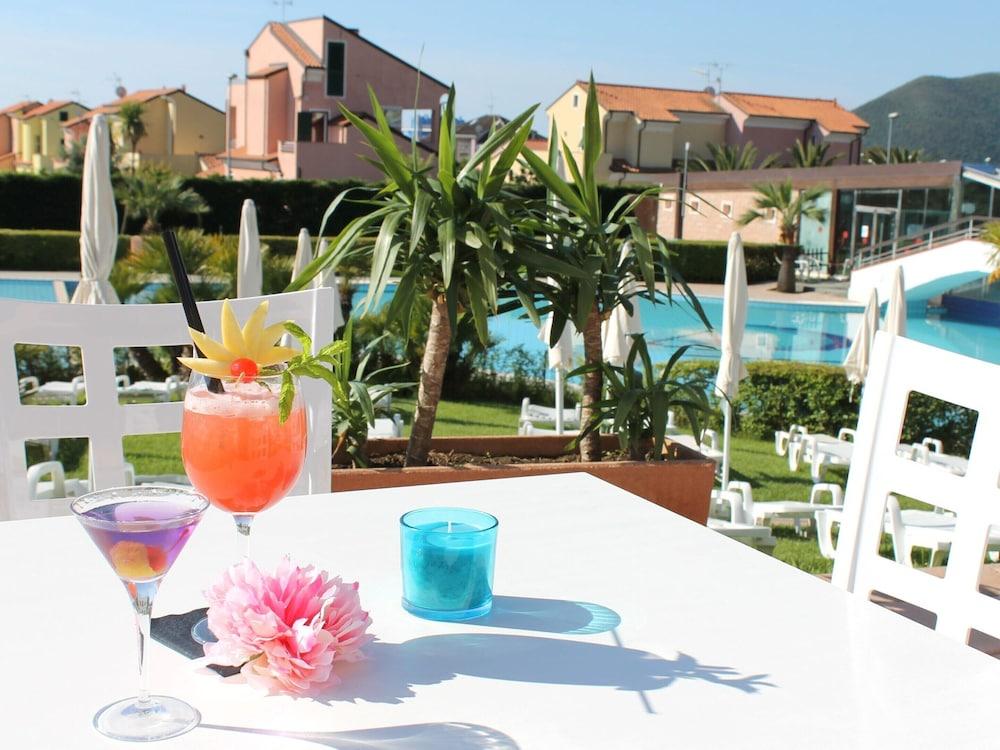 Tastefully Furnished Studio Near the Sea