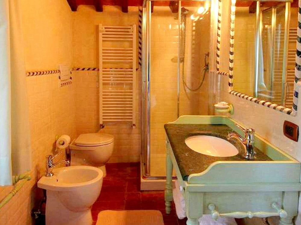 Cottage in Tuscany With Pool & Sauna