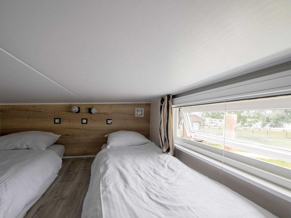 Fully Furnished Tiny House near Beach