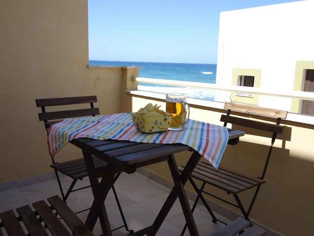 Two Three Bedroom Apt- Sea View Swimming Pool