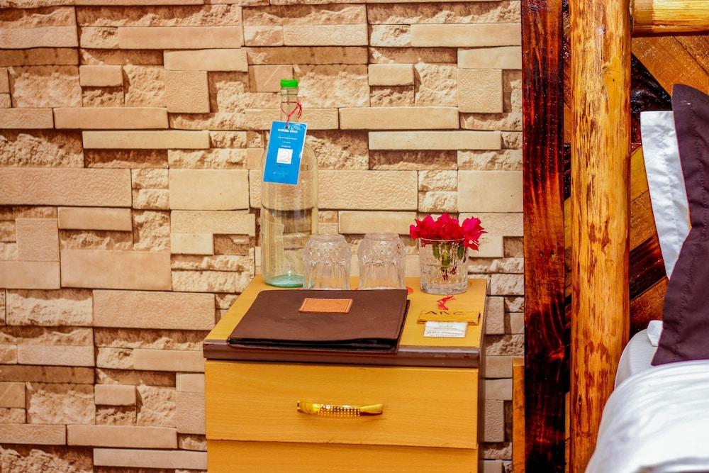 Amanya 1 -bed King Lion Tent