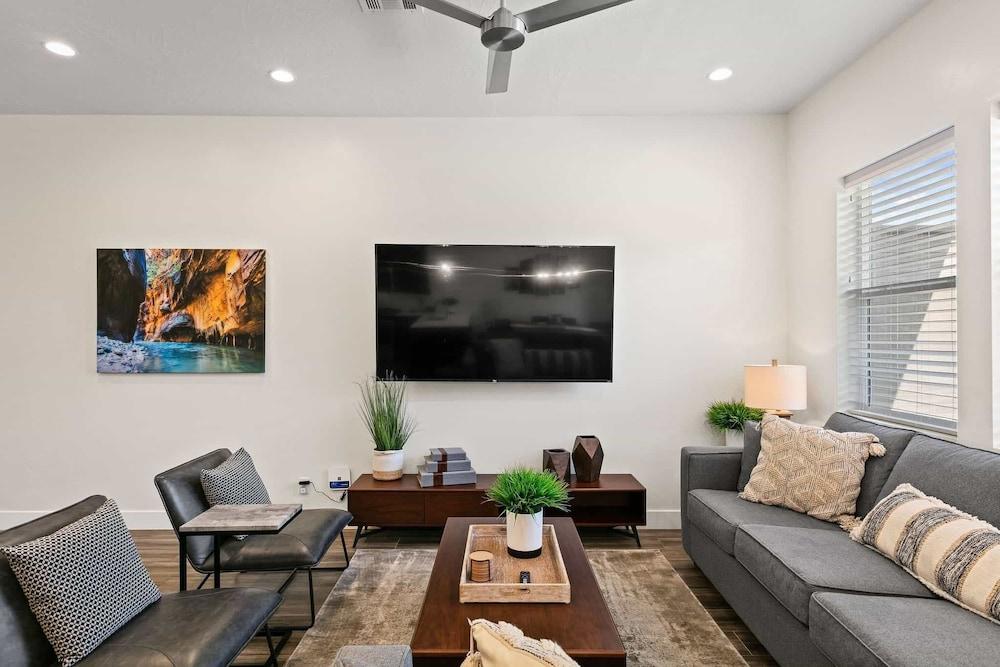 Red Cliffs Retreat Ocotillo #8 by RedAwning