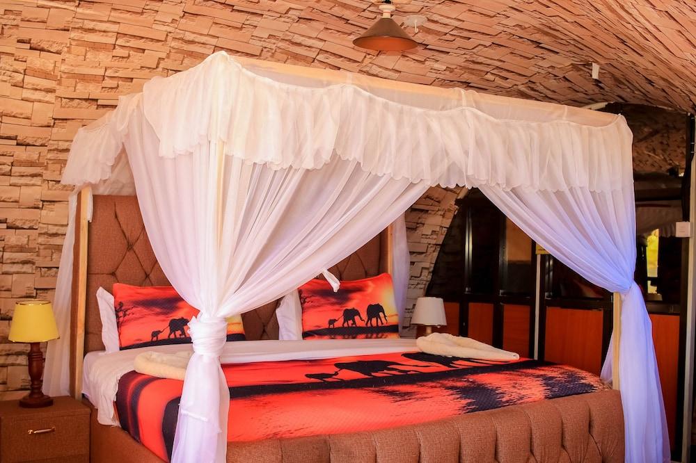 Amanya 1-bed Elephant Suite Tent