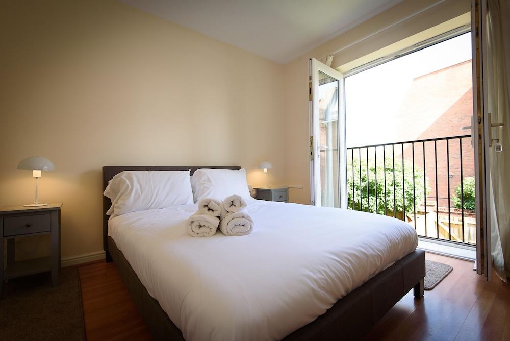 Karah Suites - Harescombe House