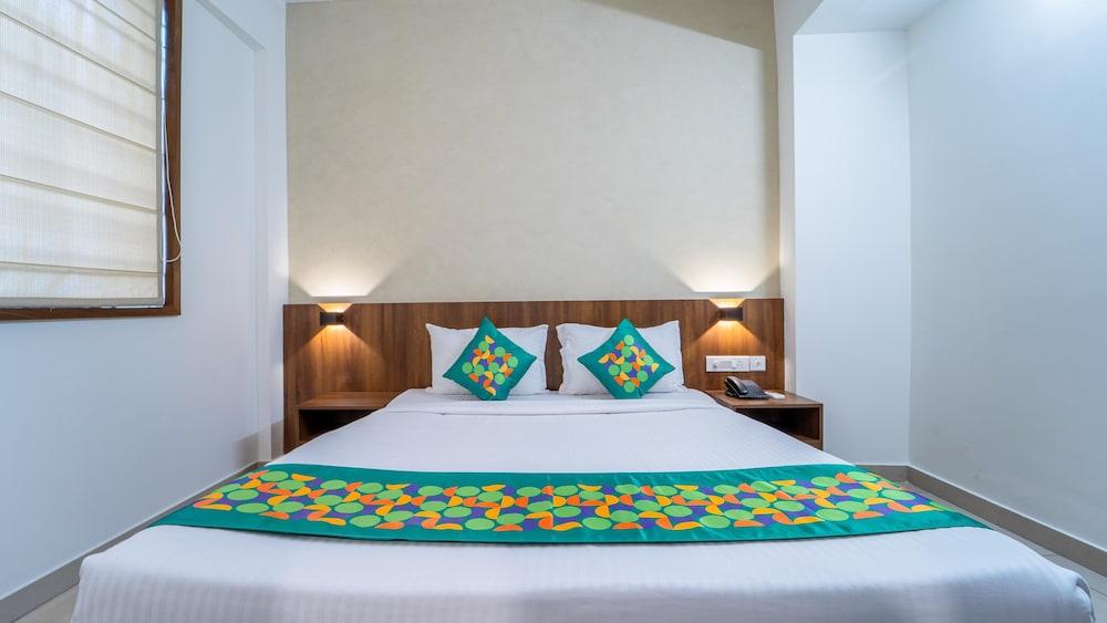 Treebo Petals Suites Marine Drive