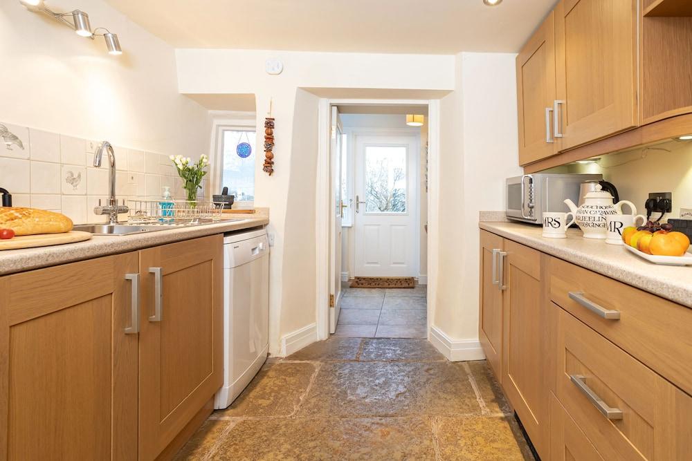 Ingleton - 2 Bed Cottage - Sleeps 4 - Pet Friendly