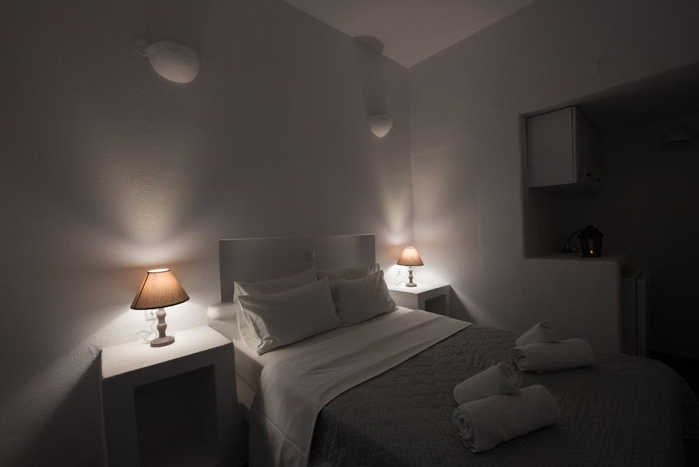 Ostria Studios & Apartments