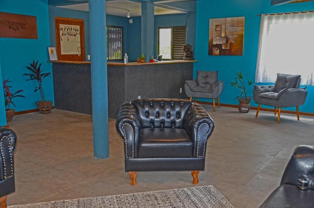 Pousada La Ferrugem Suites