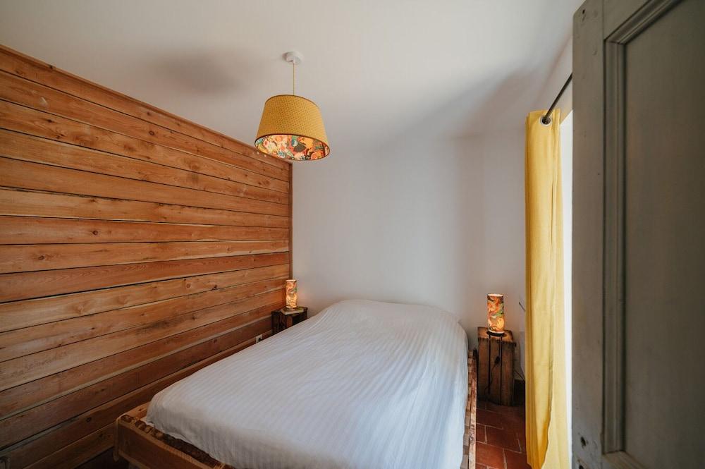 La Petite Maison Basse Corréo