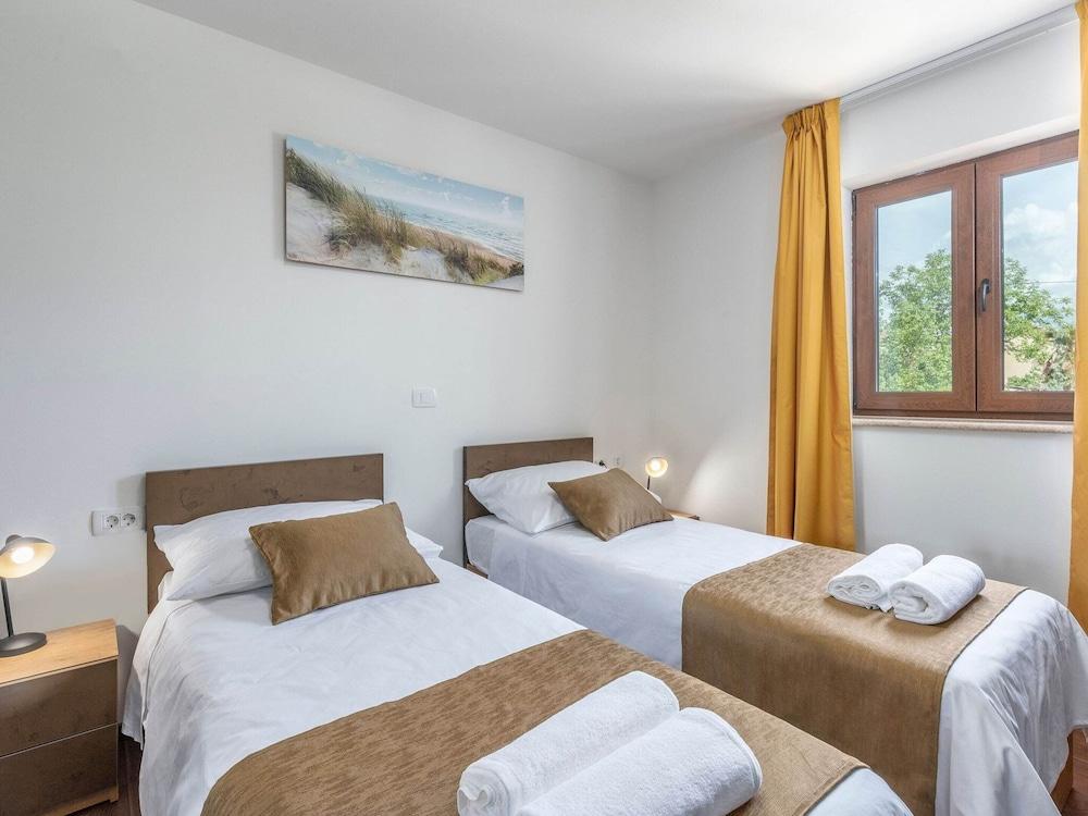 Villa in Brtonigla With Private Pool