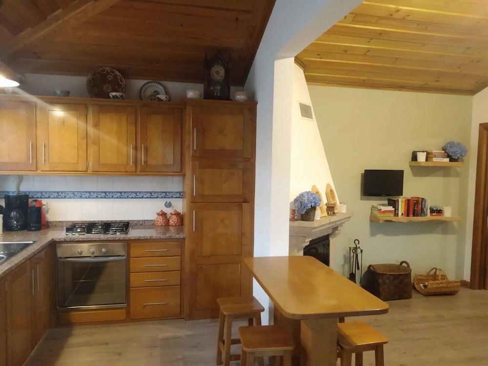 Countryside Cottage With Private Terrace