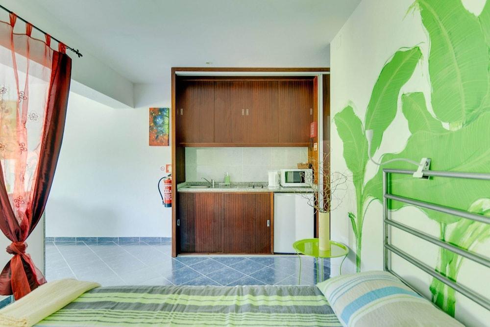 Upscale Villa With Swimming Pool and Terrace