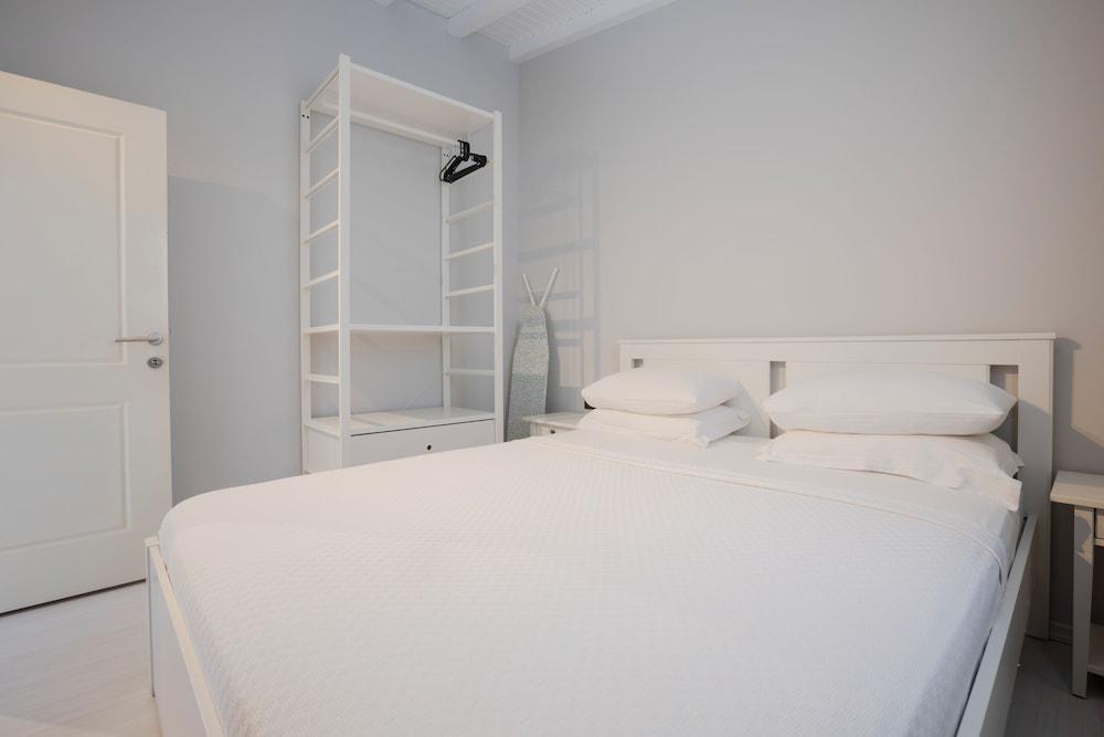 AEGEAN Apartments - Marina & Chios Island View