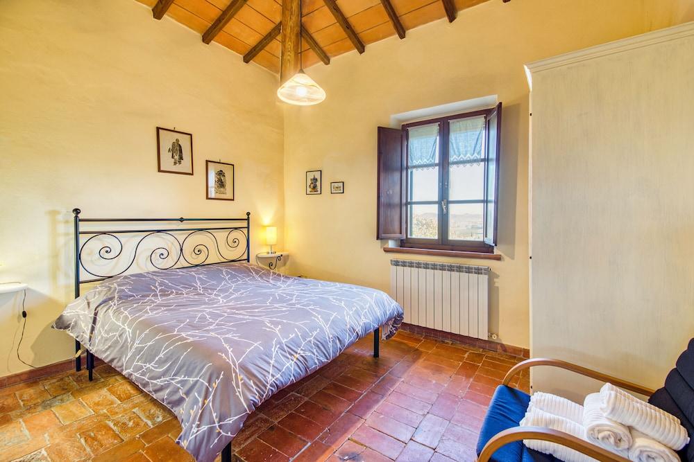 Rosehip apt with shared pool