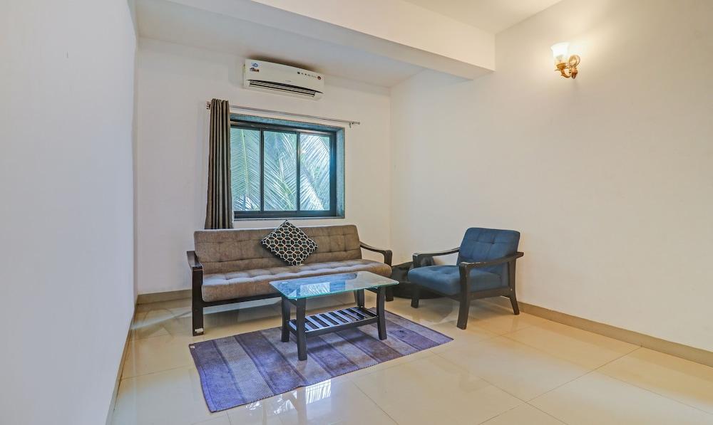 Treebo Aquamarine Arpora With Pool