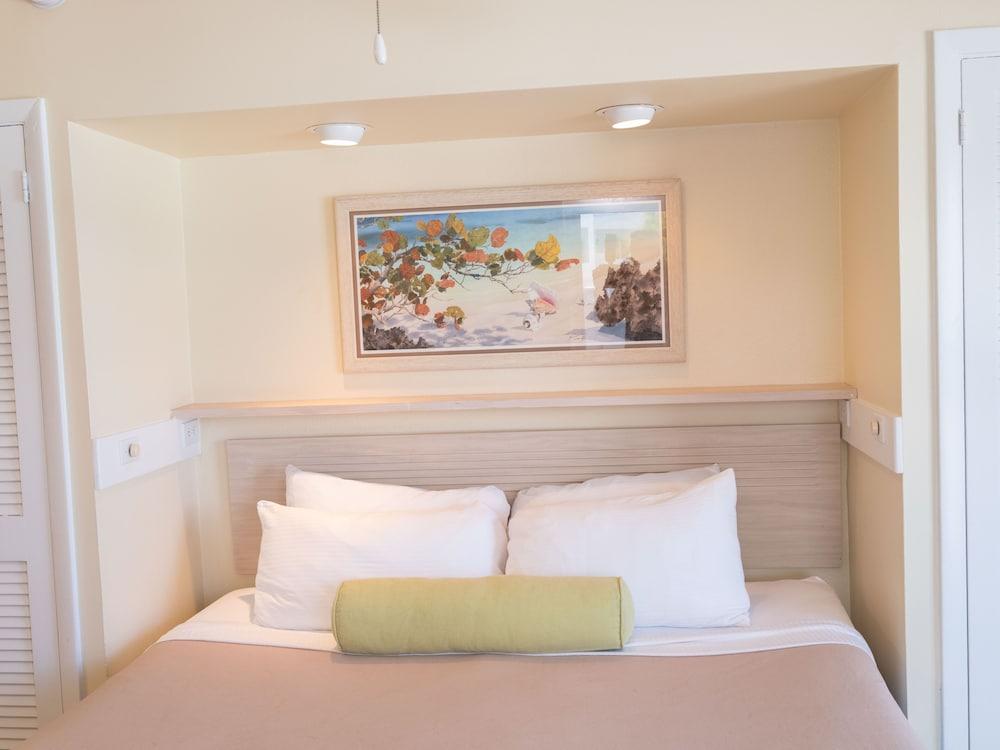 Deluxe Ocean View Villas - Just Steps From White Sand Beaches