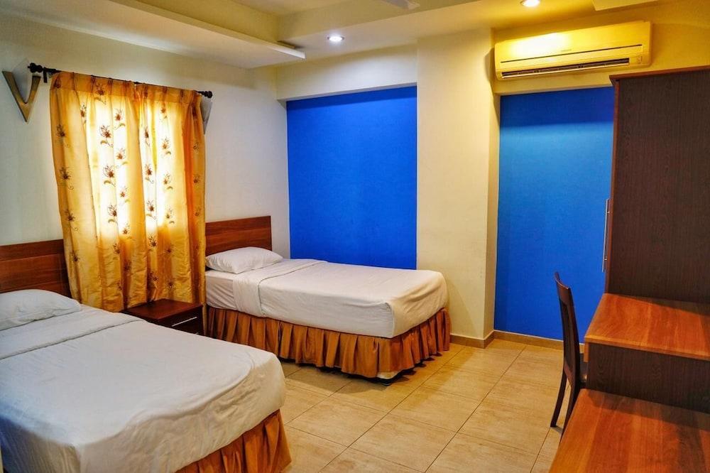 Johny International Hotel