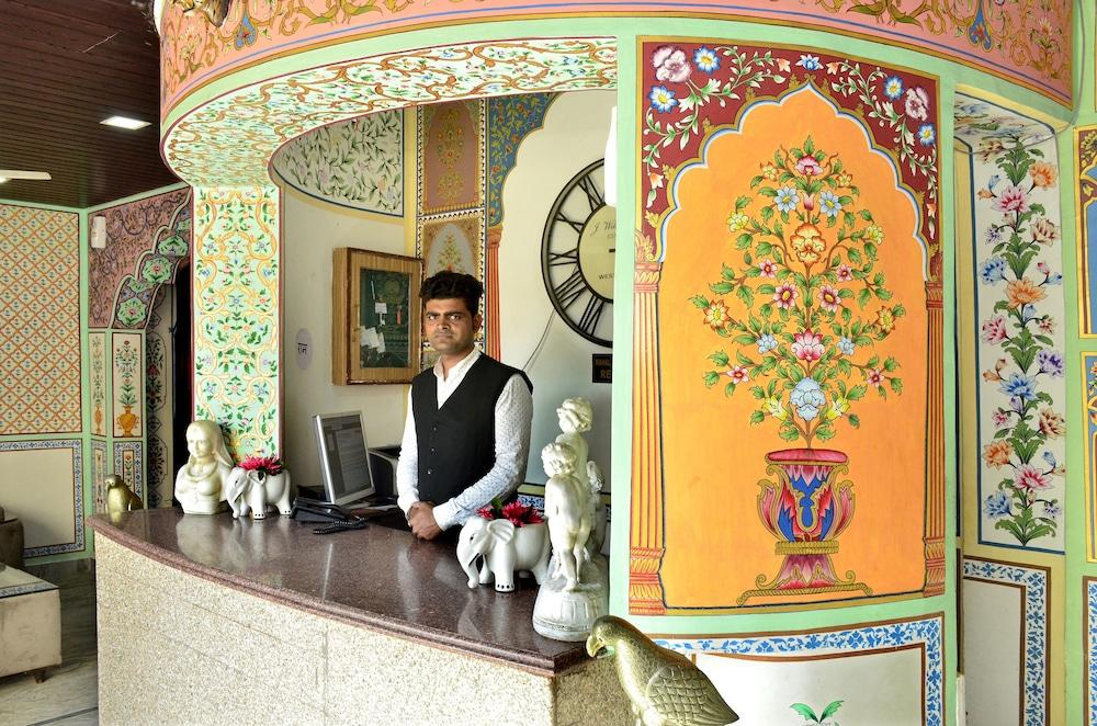 Mahal Rajwada Resort