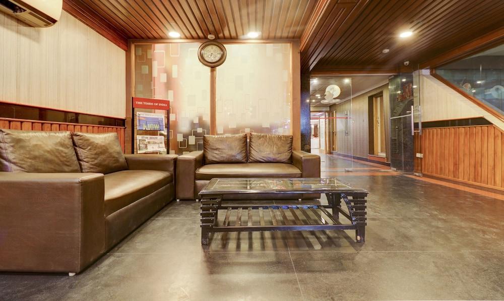 Treebo Calista, Patel Nagar