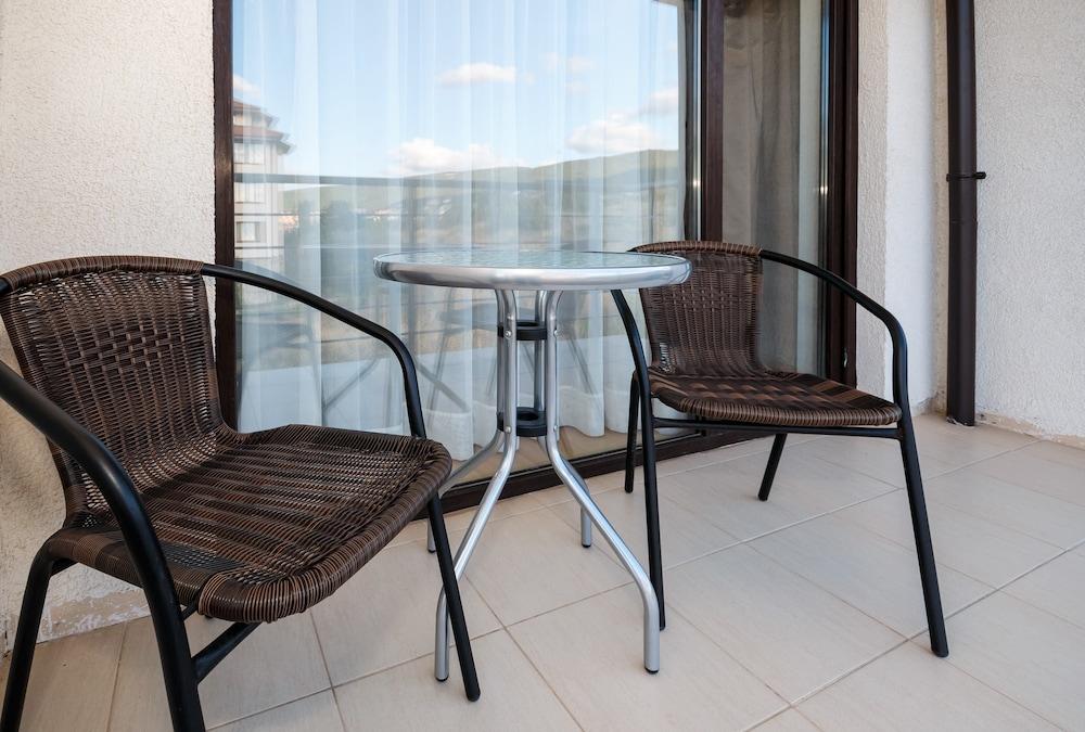 Charming 1 Bedroom Apartment for up to 4 Guests