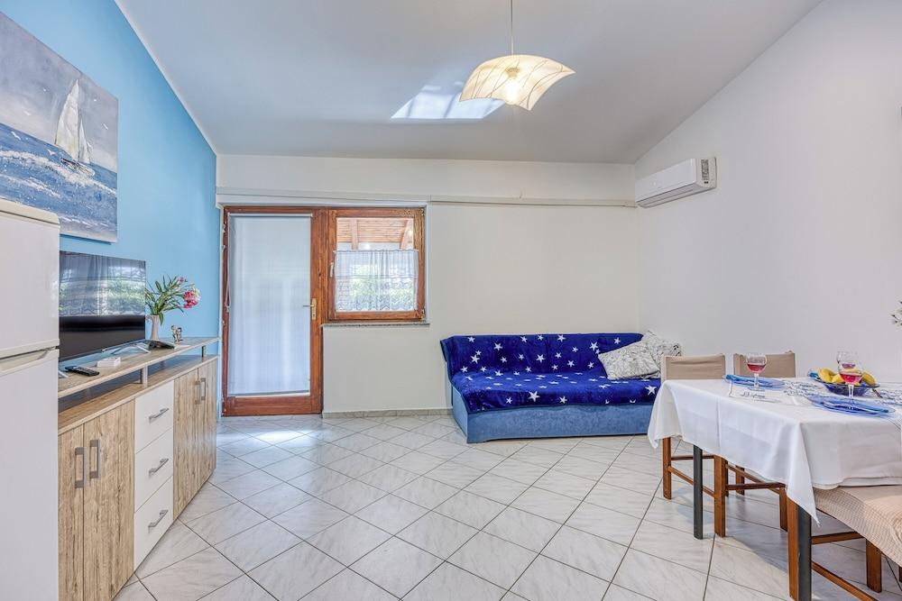 Sunset Sea View Blue Apartment