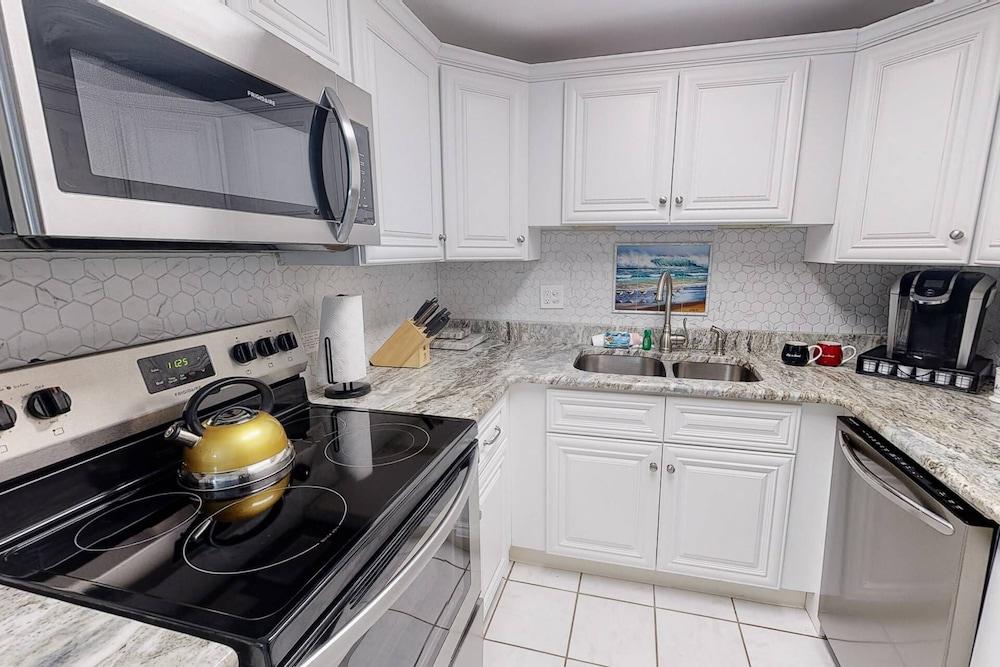 Harbor Towers 3rd Fl 2 Bedroom Bay View