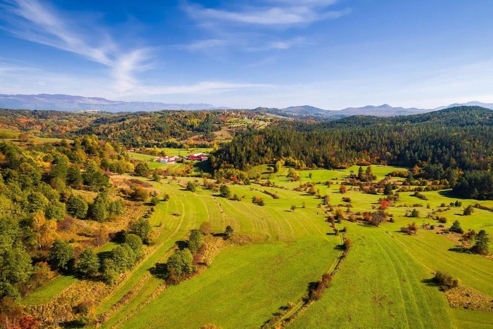 Countryside House Gal