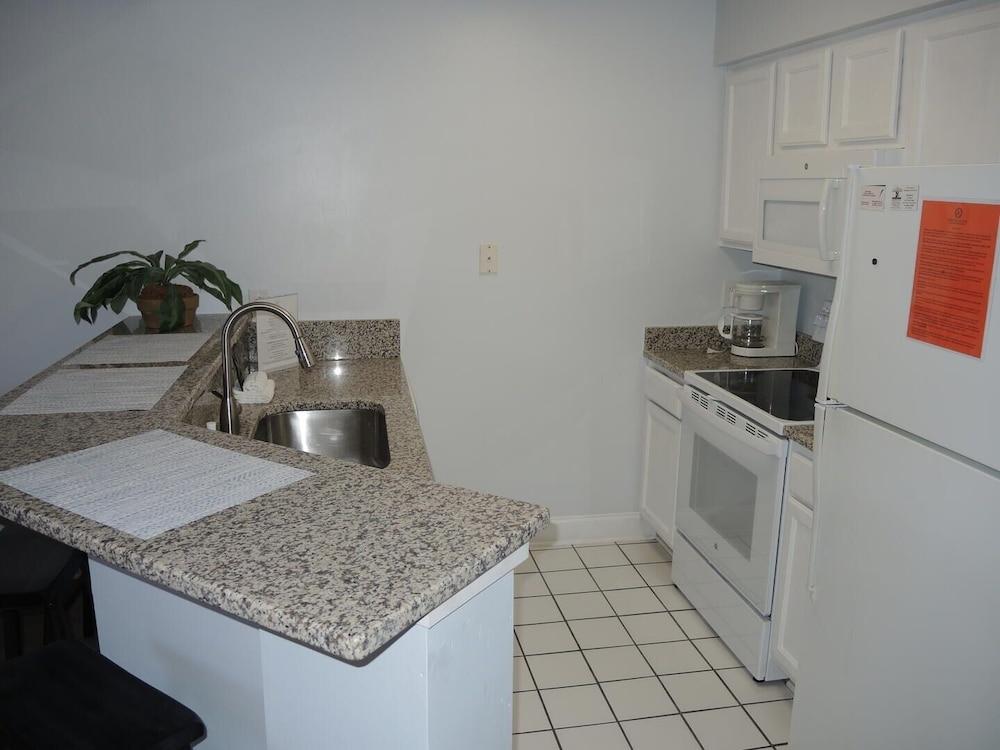 Brunswick Plantation Condo 302M with 27 Hole Golf Course and Close to Beach in Calabash by RedAwning