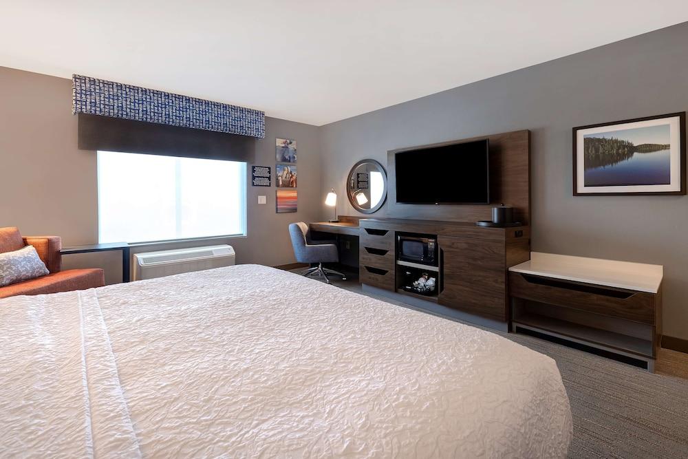 Hampton Inn Crown Point