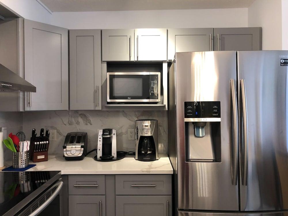 Luxurious Honeymoon & Anniversary Suite