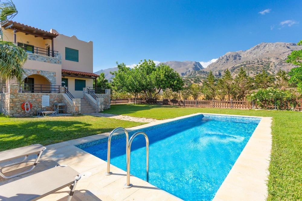 Spiros Beach Villa Large Private Pool Walk to Beach Sea Views A C Wifi Car Not Required - 971