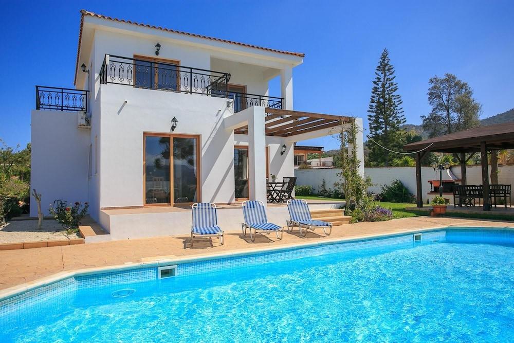 Villa Pelagos Large Private Pool Walk to Beach Sea Views A C Wifi - 2429