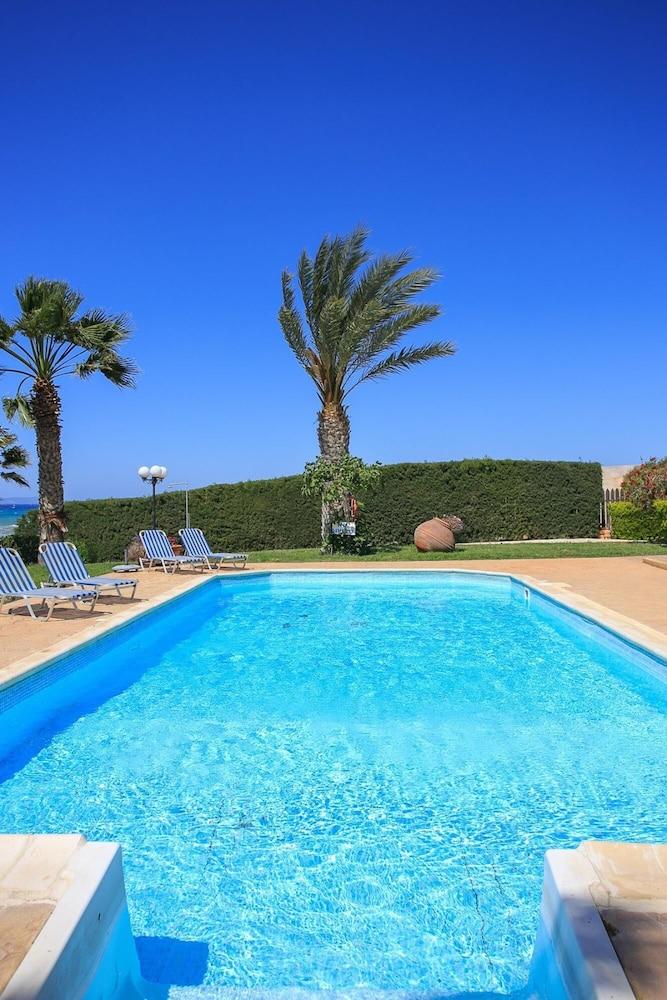 Villa Pelagos Large Private Pool Walk to Beach Sea Views A C Wifi - 2429