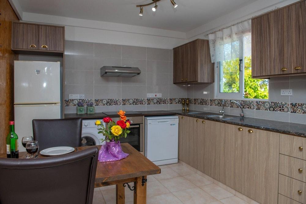 Villa Paradiso Sunset Private Pool Walk to Beach Sea Views A C Wifi - 3072