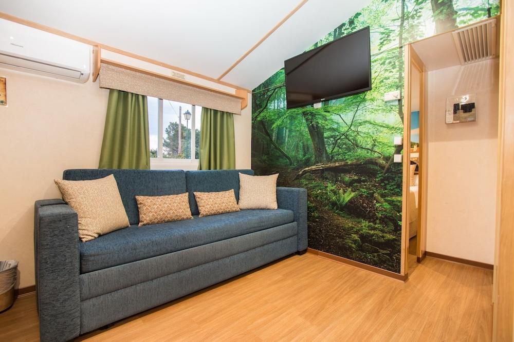 Magic Robin Hood Waterpark Lodge Resort