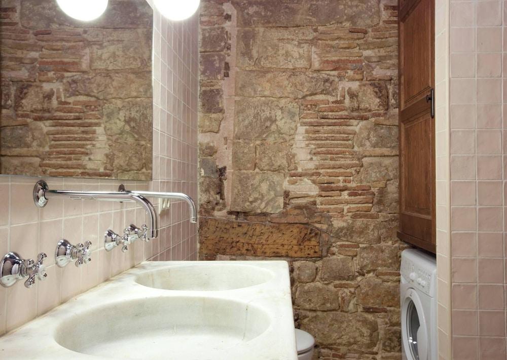 Stylish Gothic Apartment In El Born