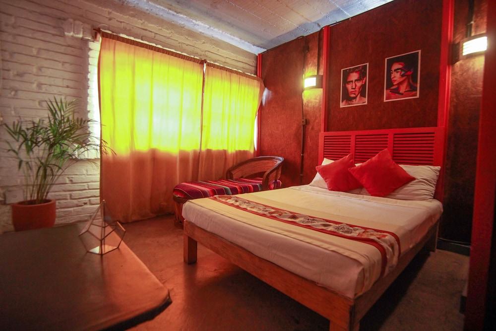 Canova Hostel & Pizza