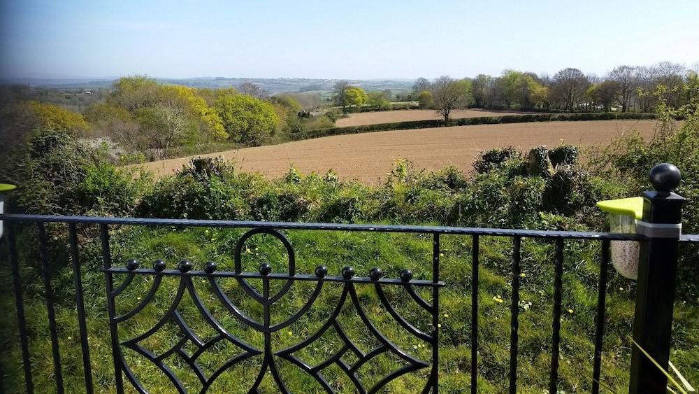 Sleeps6- Countryside Privacy- 30mintobeach