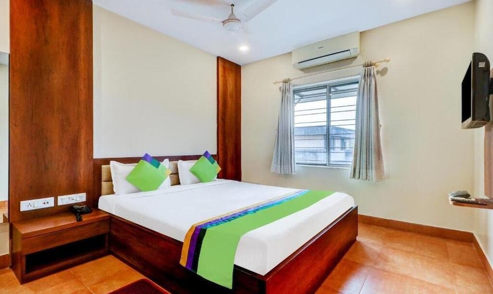 Treebo Sreema - 2.5 km From Salt Lake Sector V