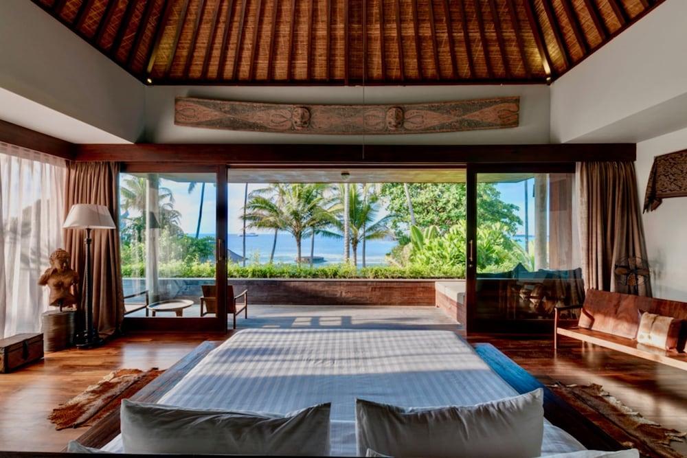 Secluded Beachfront Villa Manis, 5br, Candidasa