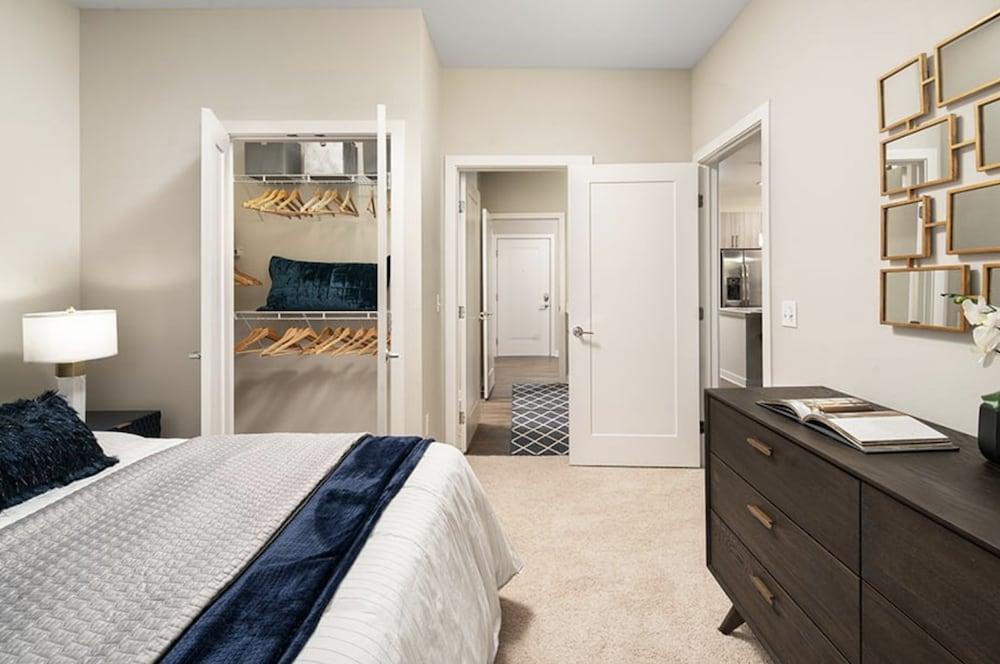 MONDRIAN Luxury Suites & Villas