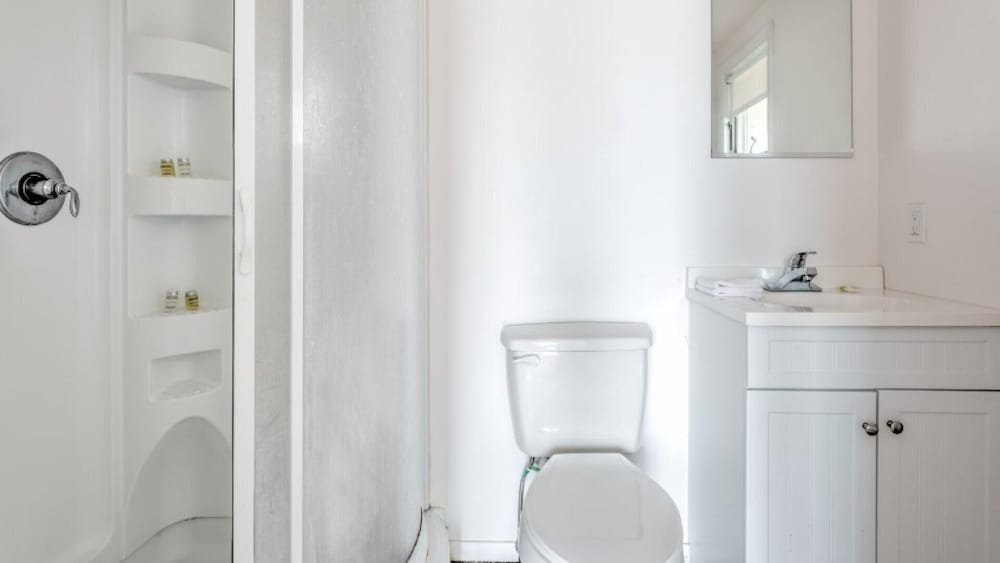 Unit 3 Dbl Queen - Bungalows at Common Ground