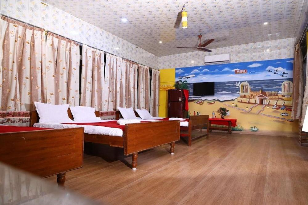 Royal House And Park