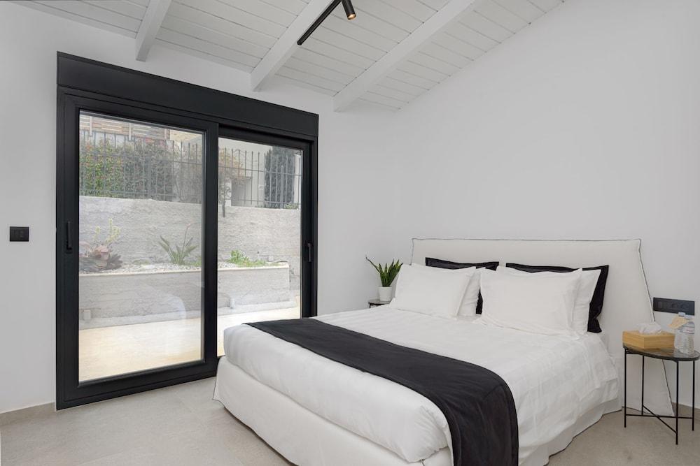 Athenian Black Villa