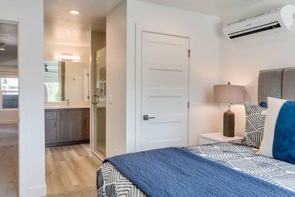 St George Retreat #15 by RedAwning