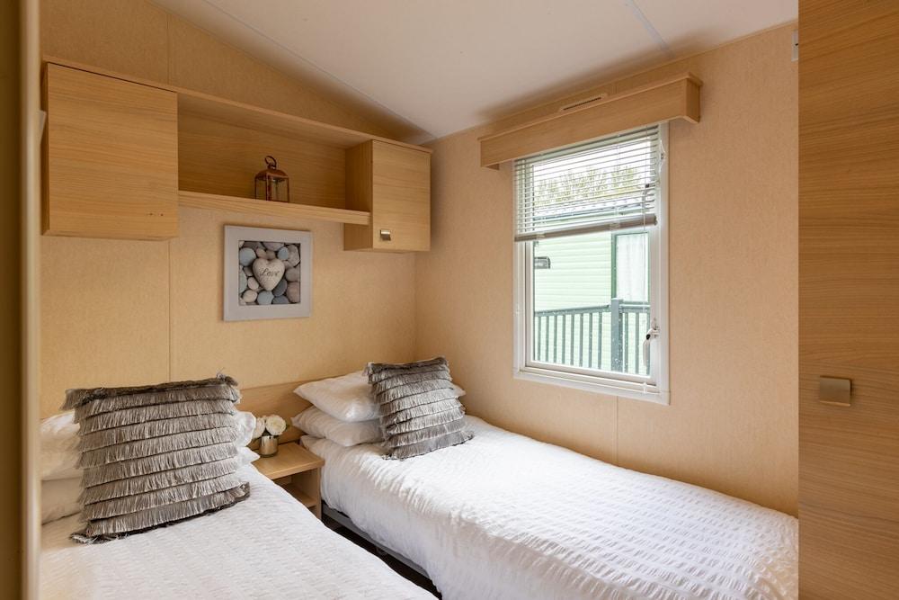 Inside No. 9 Retreat