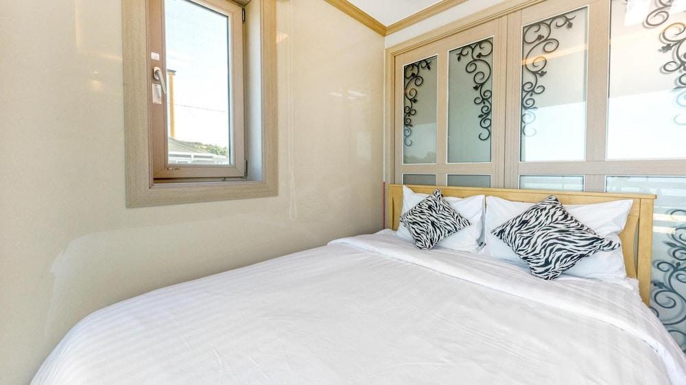 Yangyang Haettuneonchangmoon Pension