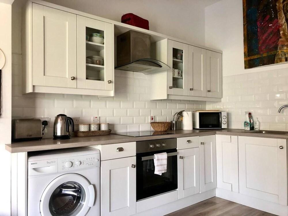 Ballygally Seaview and Garden 1 Bedroom Hideaway