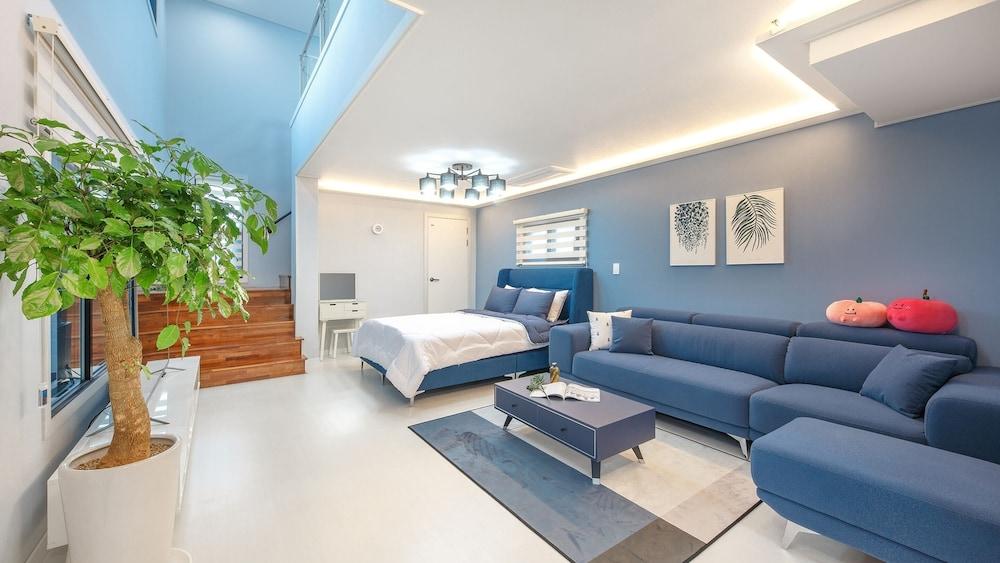 Gosung Shalala Private Pool & Spa Villa