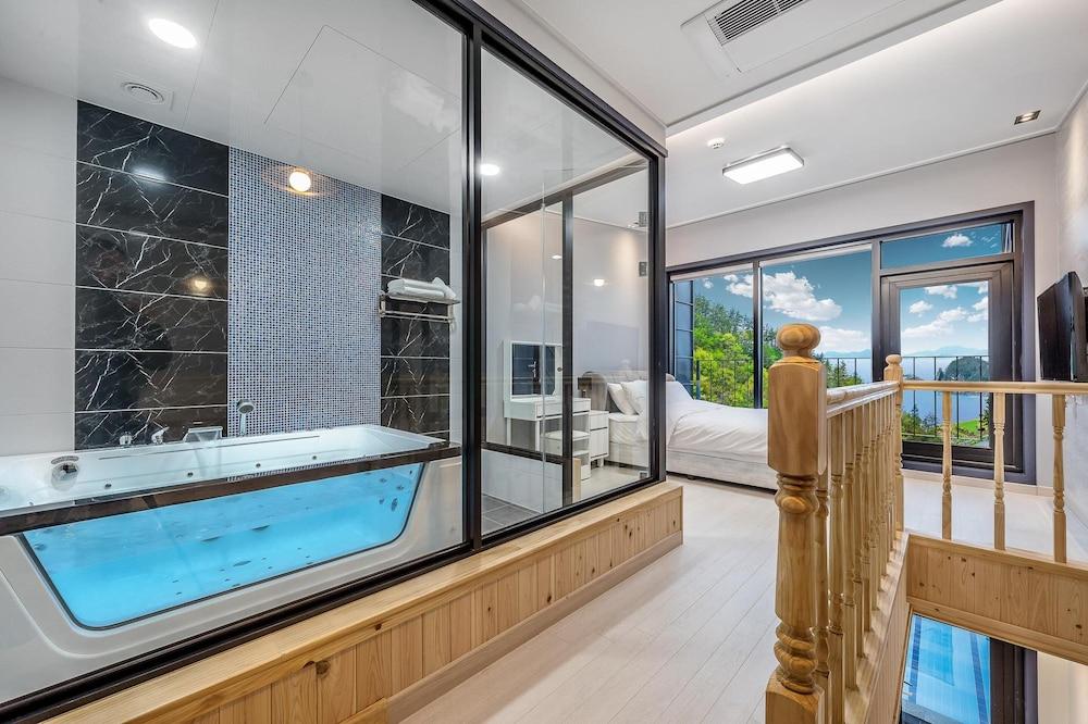 Namhae Palace1470 Pension